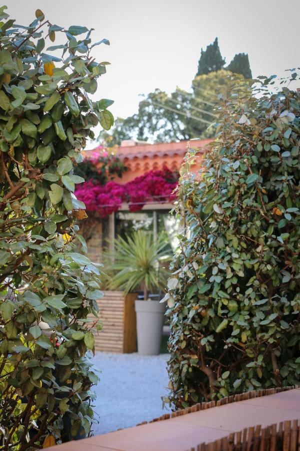 Auberge Du Cap Negre Le Lavandou Exterior photo